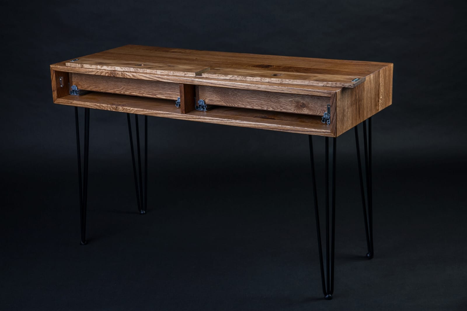 "Polska produkcja i kontrola jakości - biurko z szufladami drewniane"