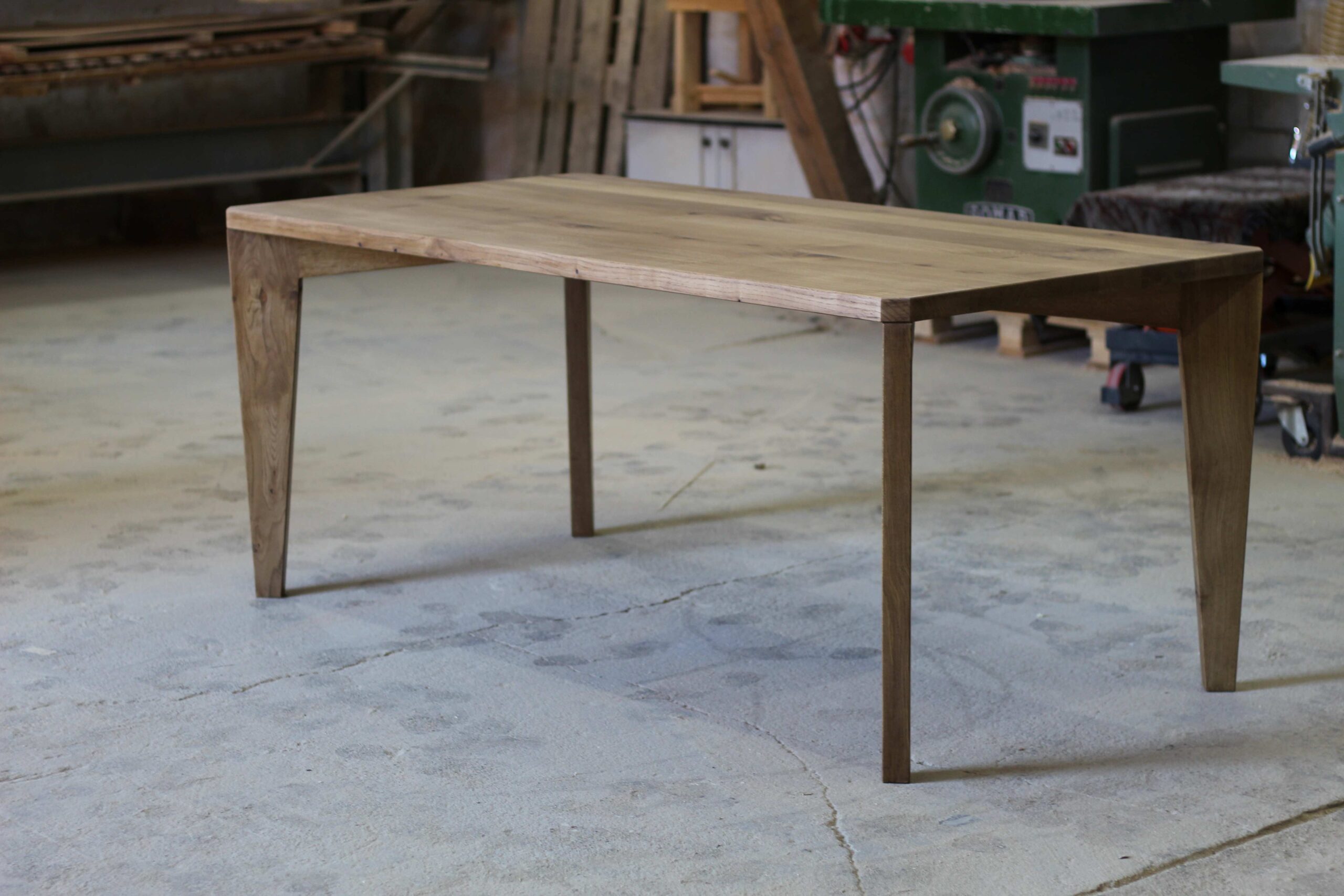 stół do jadalni drewniany na wymiar S1 – warsztat, etap produkcji i wykończenia blatu