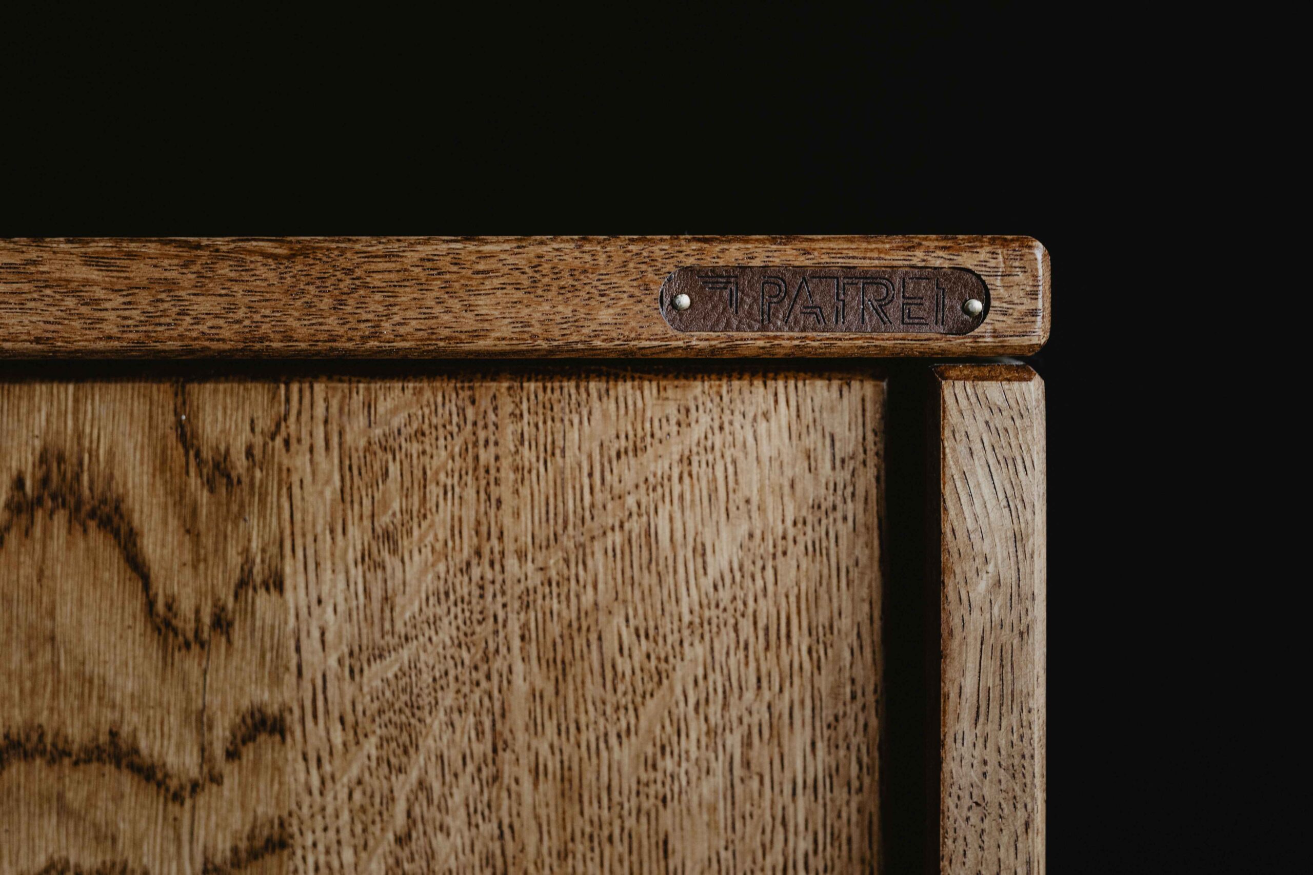 „Sześć wybarwień dębu, dobór koloru”