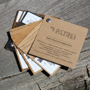 „Próbki drewna 10×10 cm, widok frontalny”